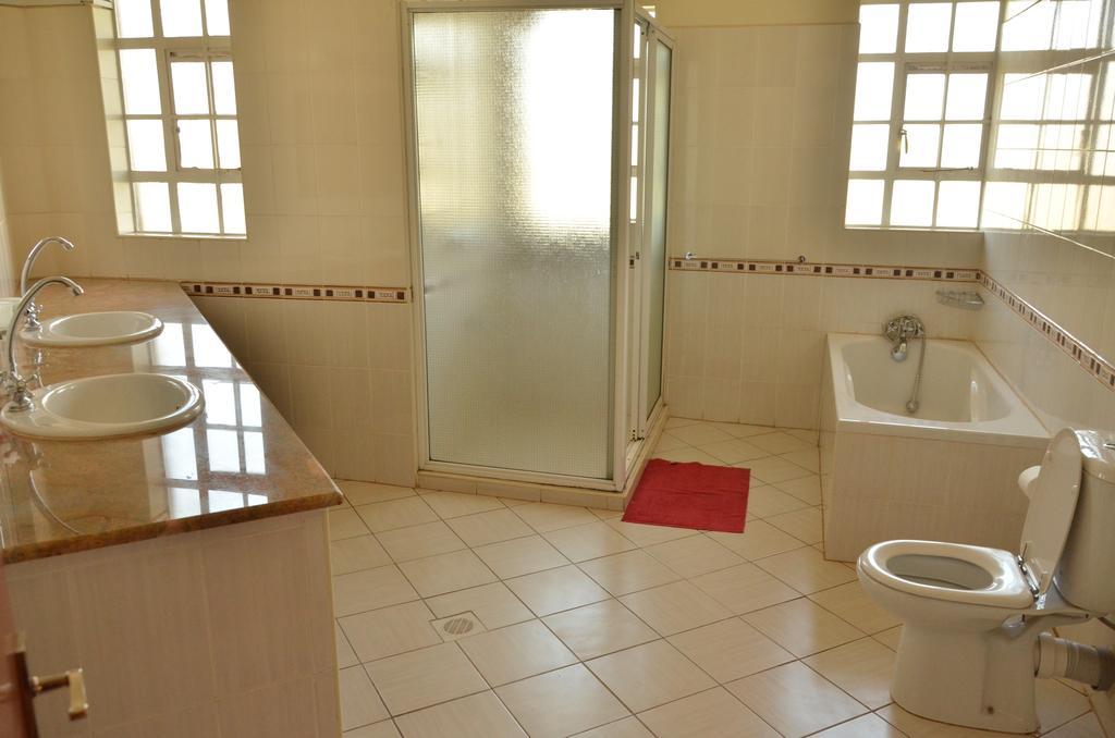 Dolfran Guest House ไนโรบี ภายนอก รูปภาพ