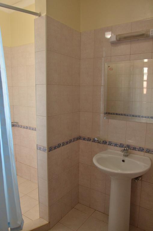 Dolfran Guest House ไนโรบี ภายนอก รูปภาพ