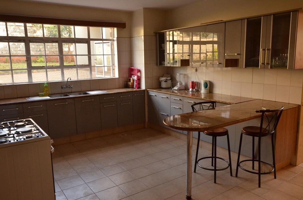 Dolfran Guest House ไนโรบี ภายนอก รูปภาพ
